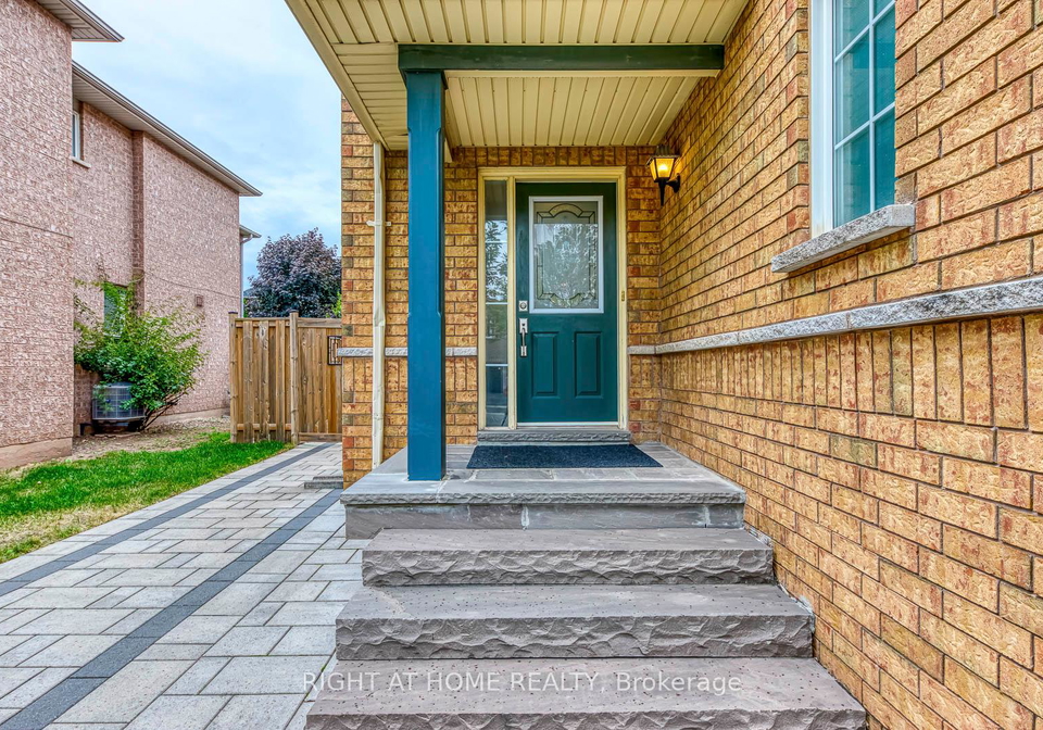 2472-newcastle-crescent-oakville-ontario-w12382381