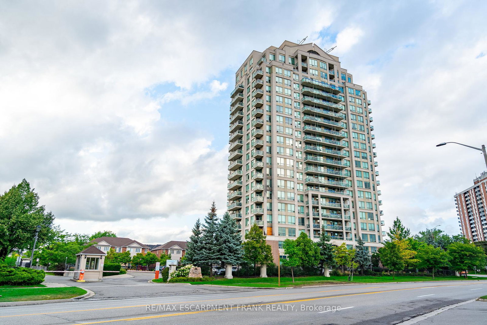 1359-rathburn-road-e-mississauga-ontario-w12382493