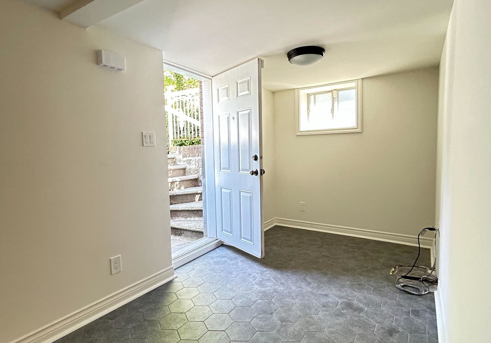 152-bartlett-avenue-toronto-ontario-w12382668