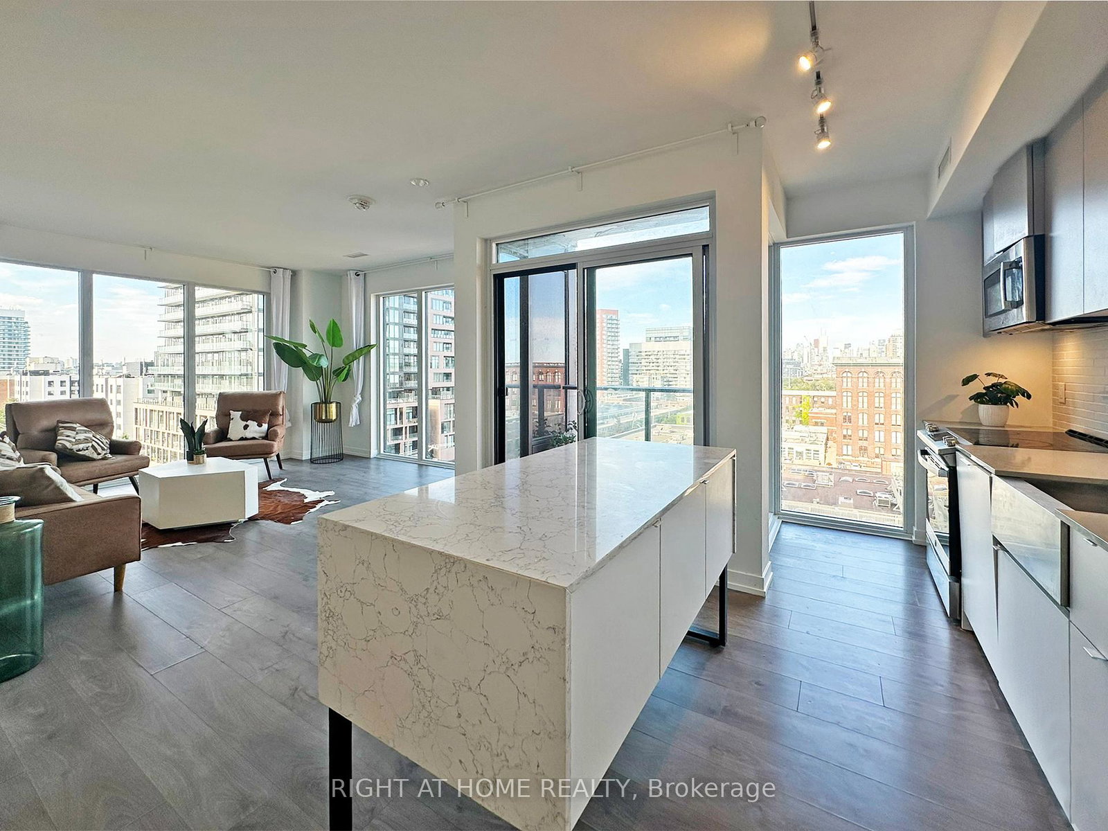270-dufferin-street-toronto-ontario-w12382816