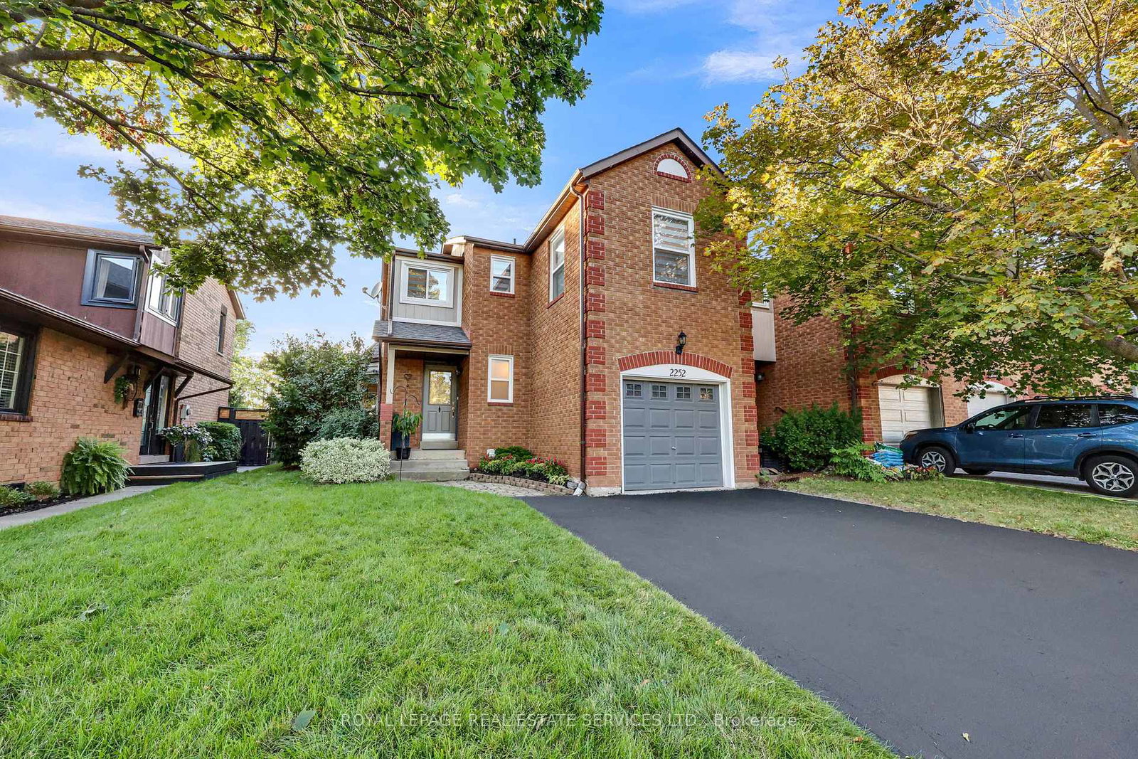 2252-margot-street-e-oakville-ontario-w12383015