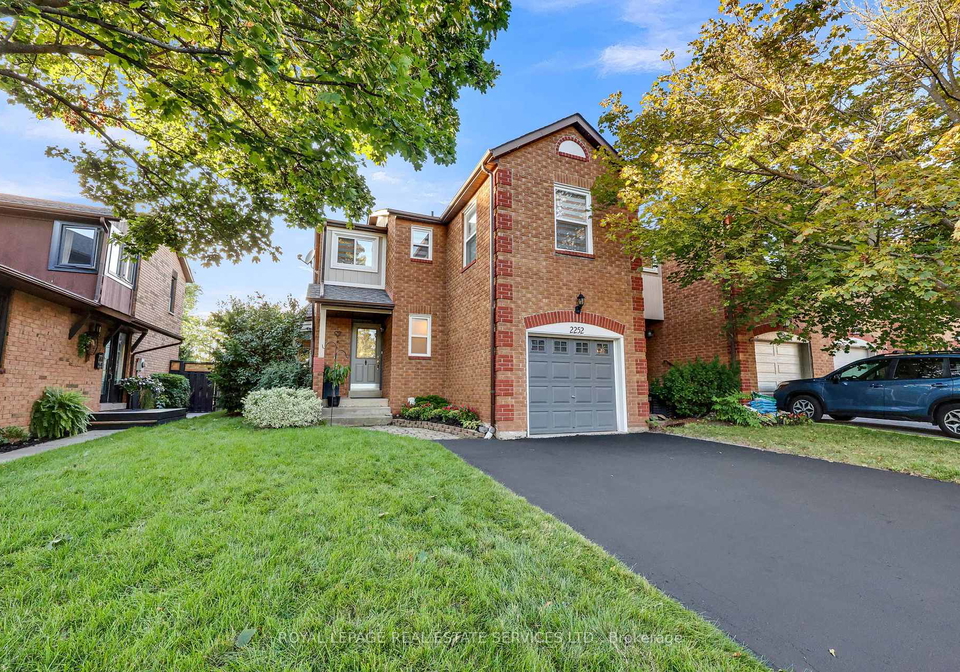 2252-margot-street-e-oakville-ontario-w12383015