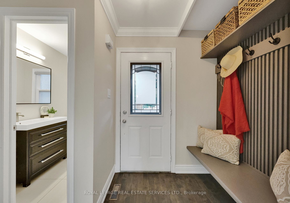 2252-margot-street-e-oakville-ontario-w12383015