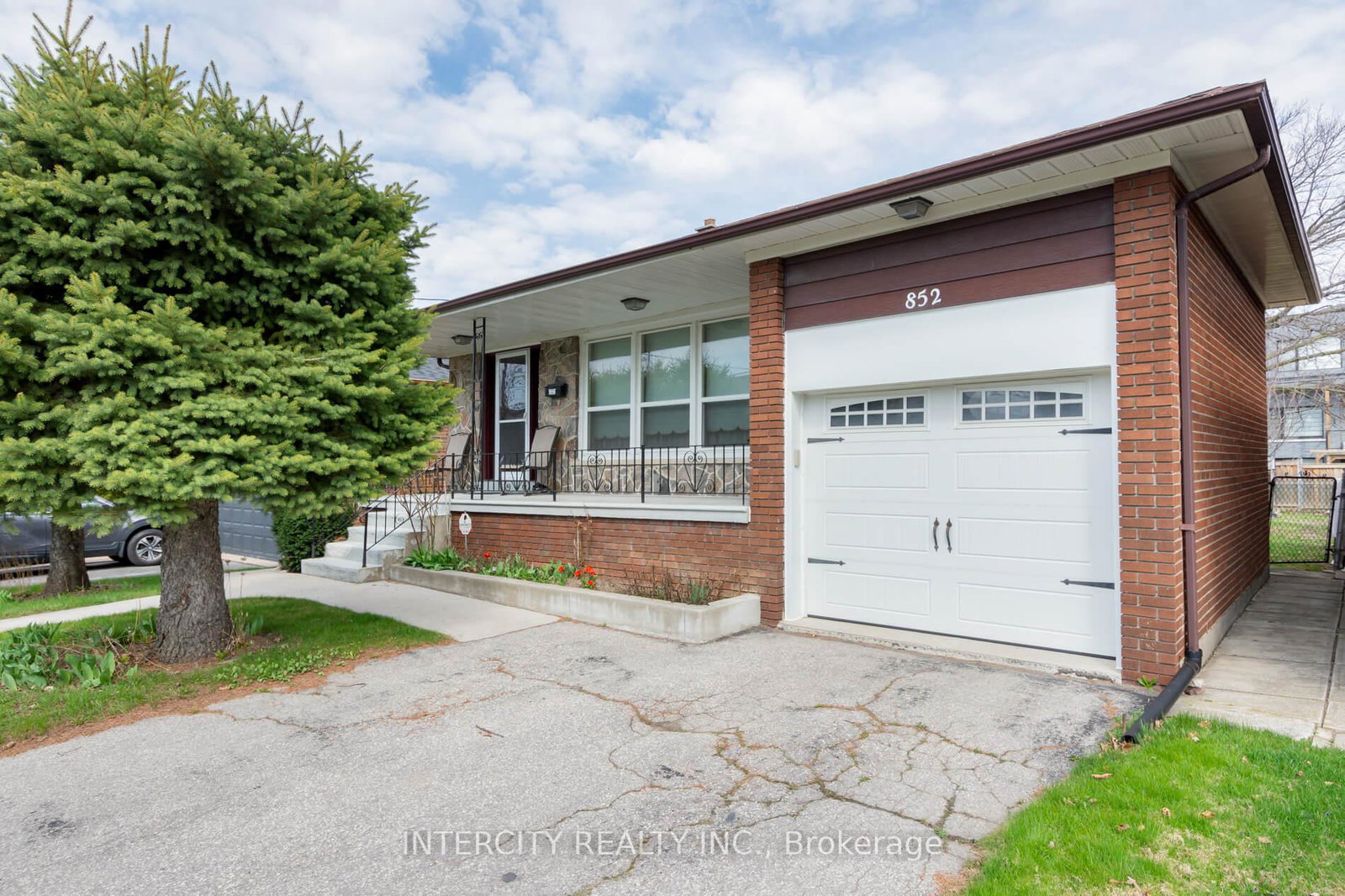 852-glencairn-avenue-north-york-ontario-w12383659