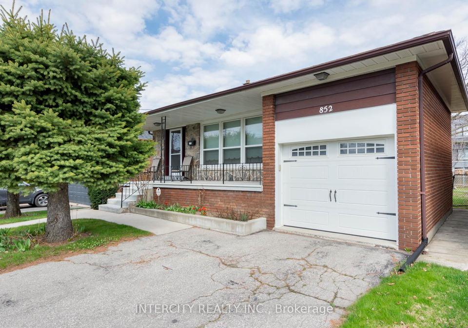 852-glencairn-avenue-north-york-ontario-w12383659