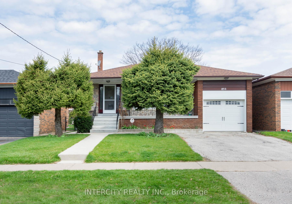 852-glencairn-avenue-north-york-ontario-w12383659