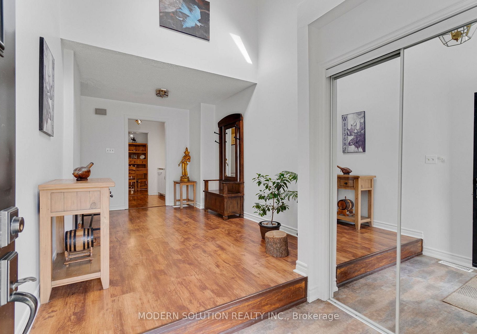 1021-cedarglen-gate-mississauga-ontario-w12383850
