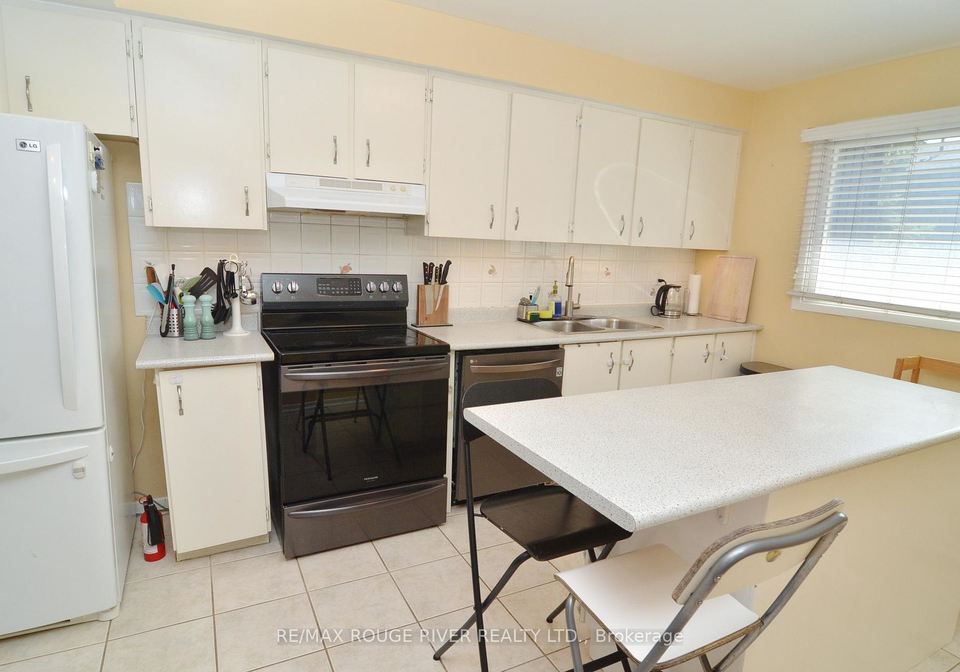 153-maple-branch-path-etobicoke-ontario-w12384222