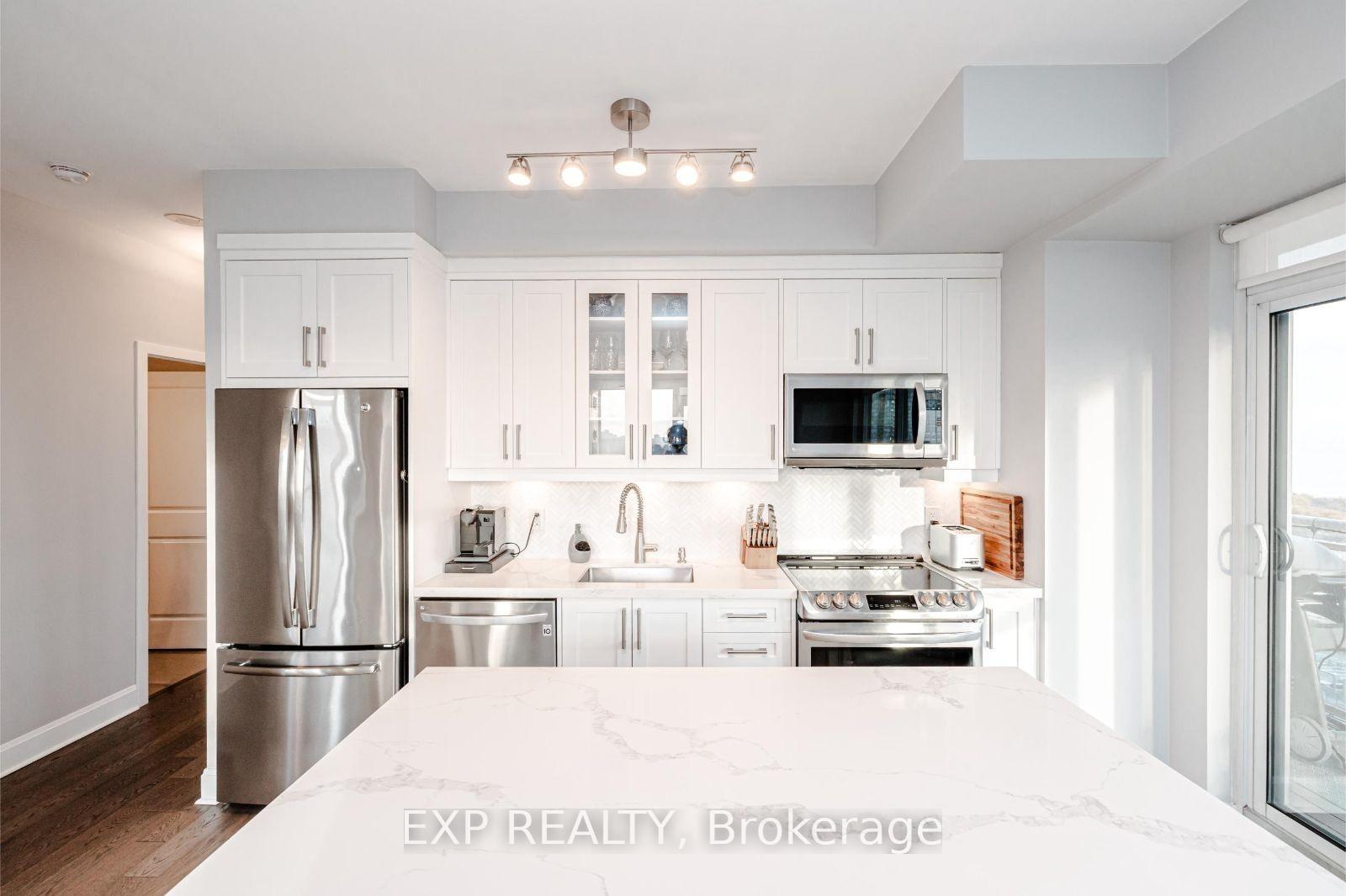33-shore-breeze-drive-etobicoke-ontario-w12384325