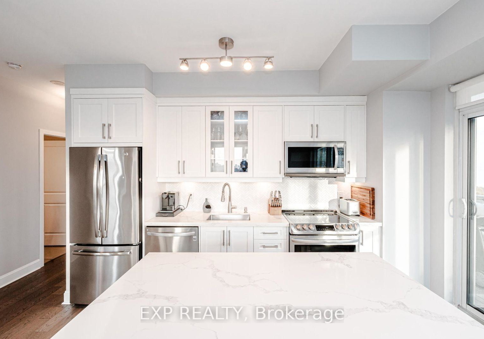 33-shore-breeze-drive-etobicoke-ontario-w12384325