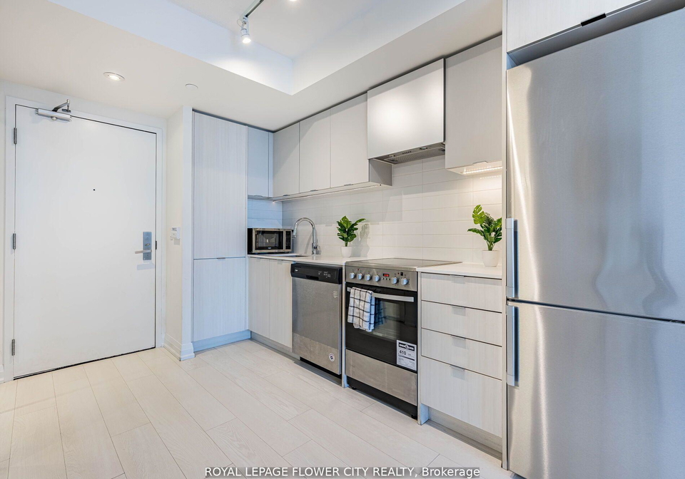 30-gibbs-road-etobicoke-ontario-w12384645