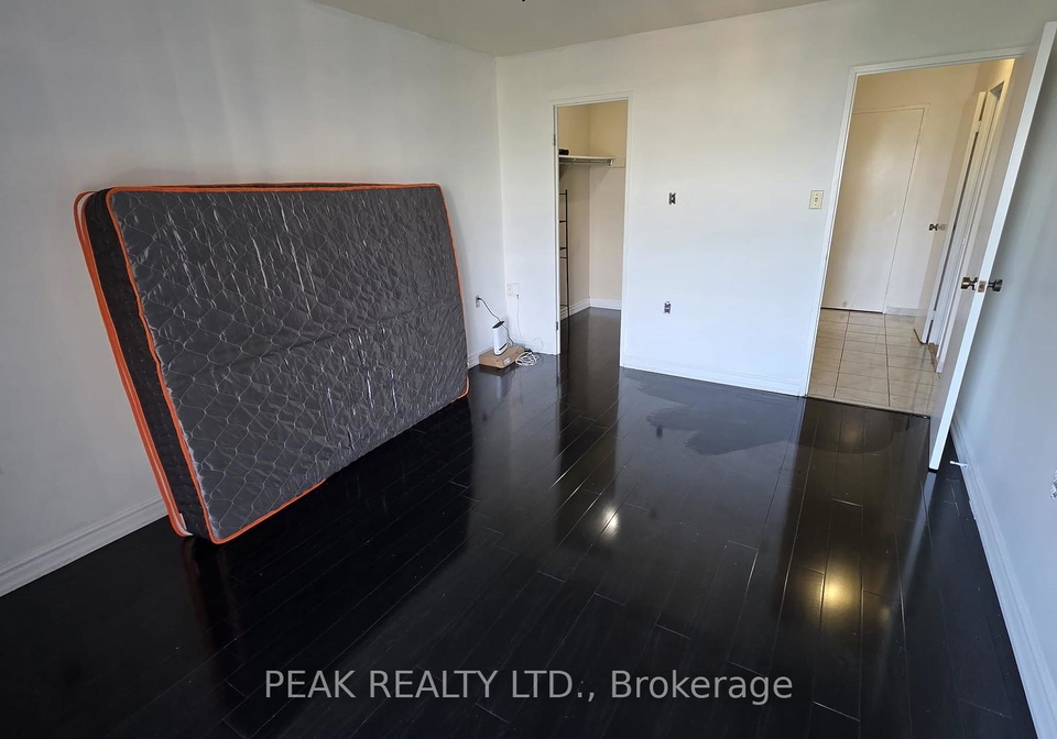 18-knightsbridge-road-brampton-ontario-w12385112