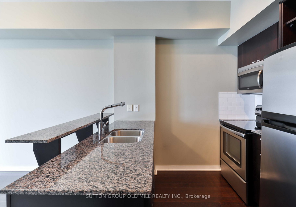 103-the-queensway-toronto-ontario-w12385505