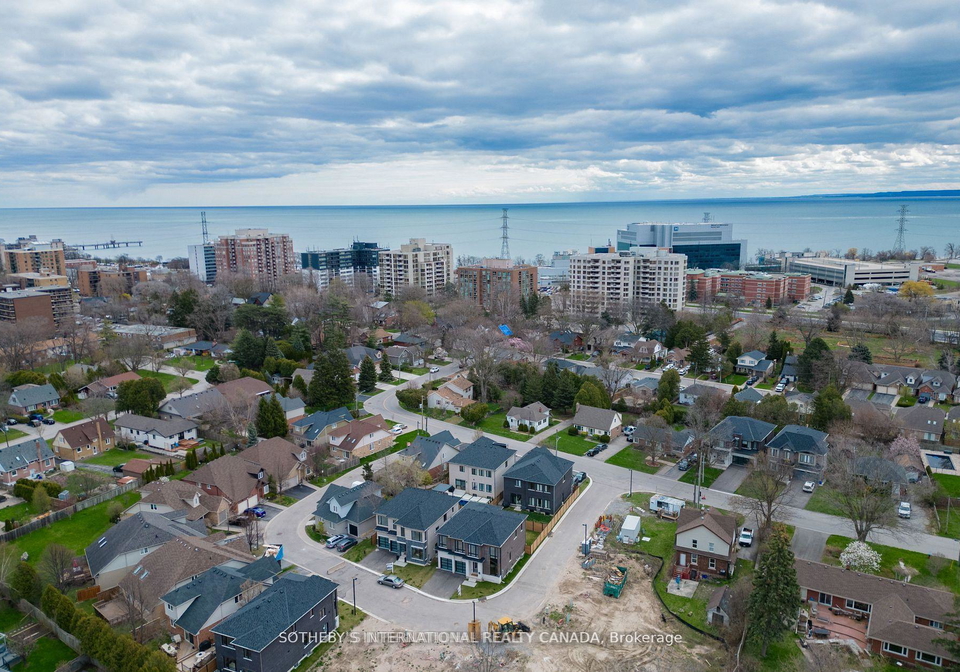 514-markay-common-burlington-ontario-w12385577