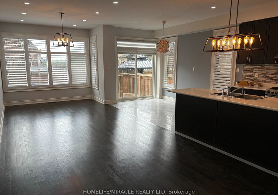 12-gruenwald-gate-brampton-ontario-w12385581