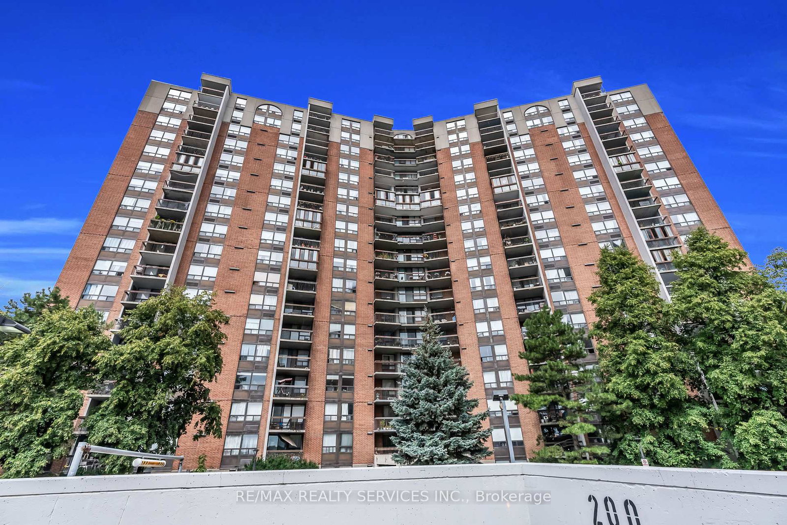 20-valley-boulevard-mississauga-ontario-w12385642