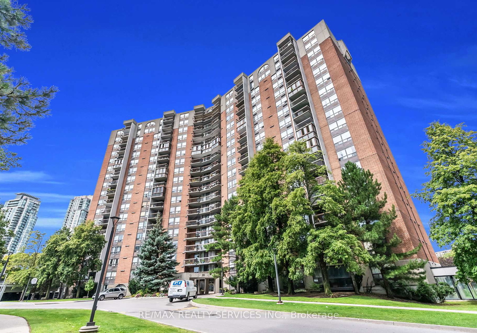20-valley-boulevard-mississauga-ontario-w12385642