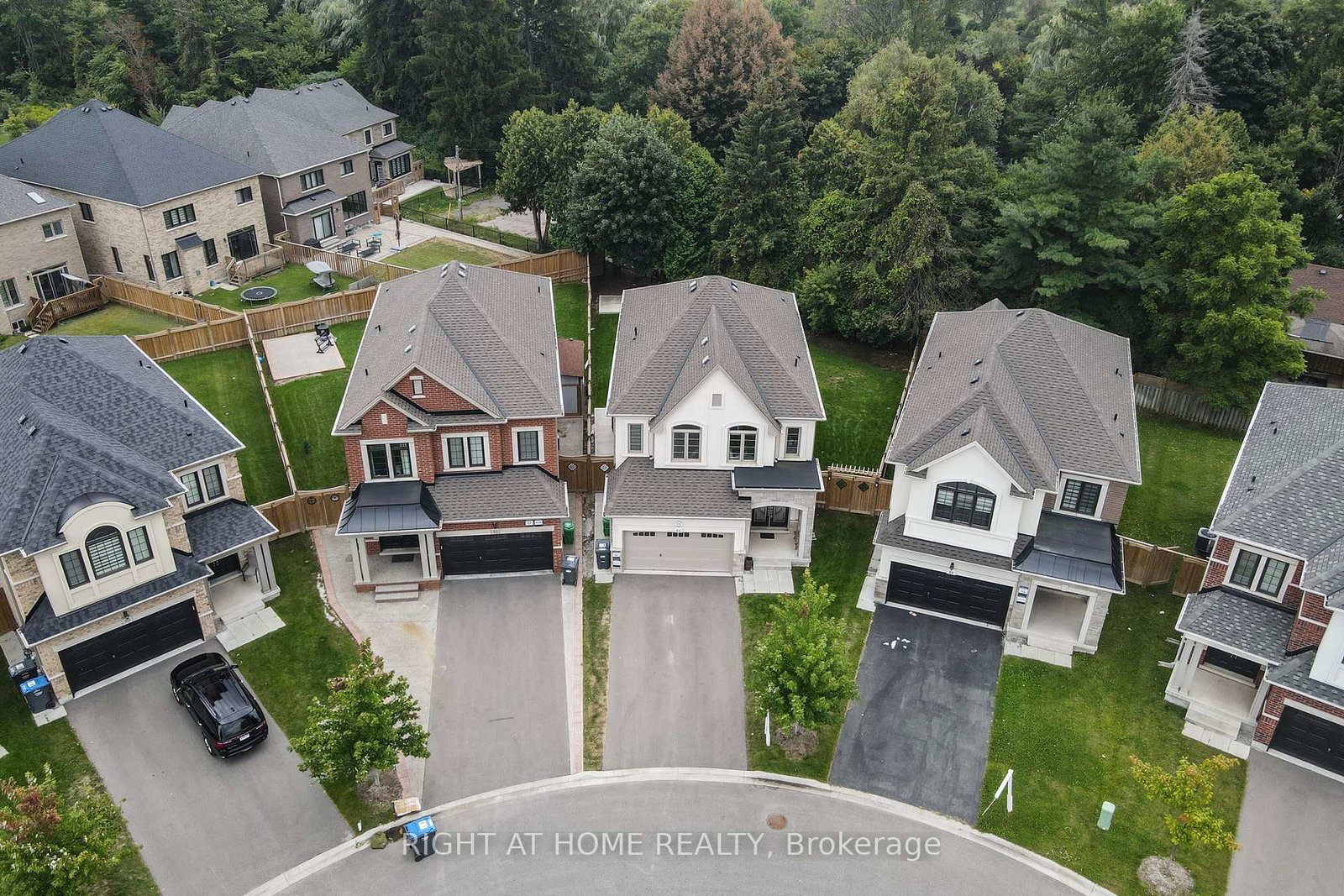 54-workgreen-park-way-parkway-brampton-ontario-w12385827