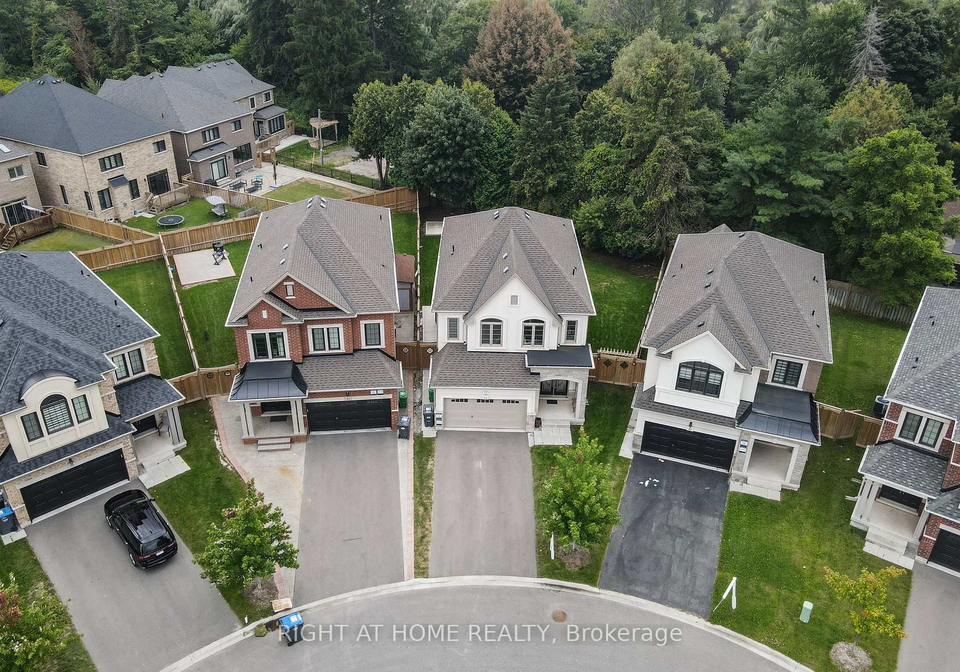 54-workgreen-park-way-parkway-brampton-ontario-w12385827