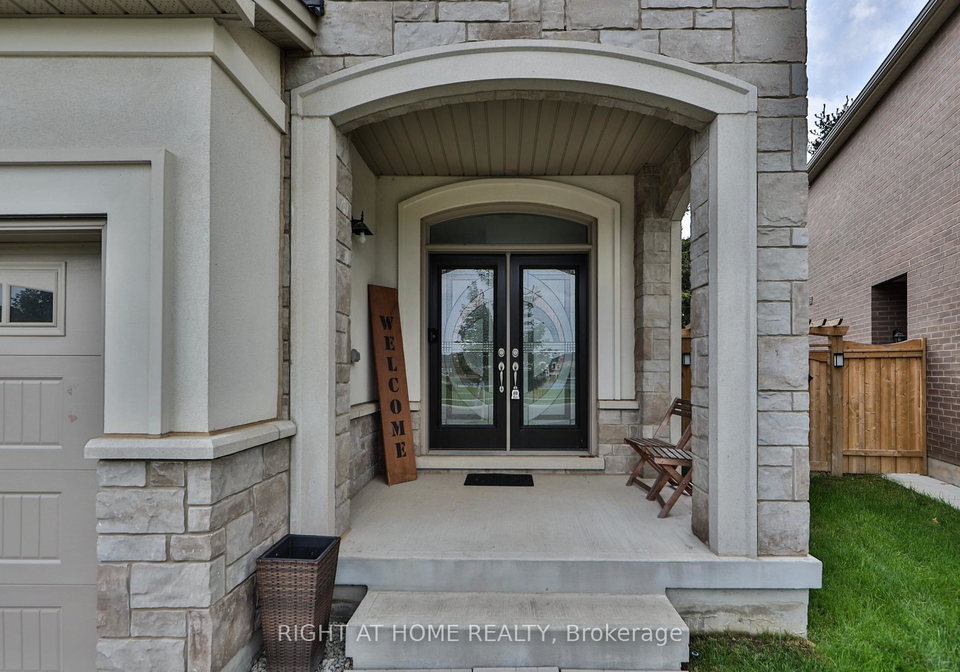 54-workgreen-park-way-parkway-brampton-ontario-w12385827