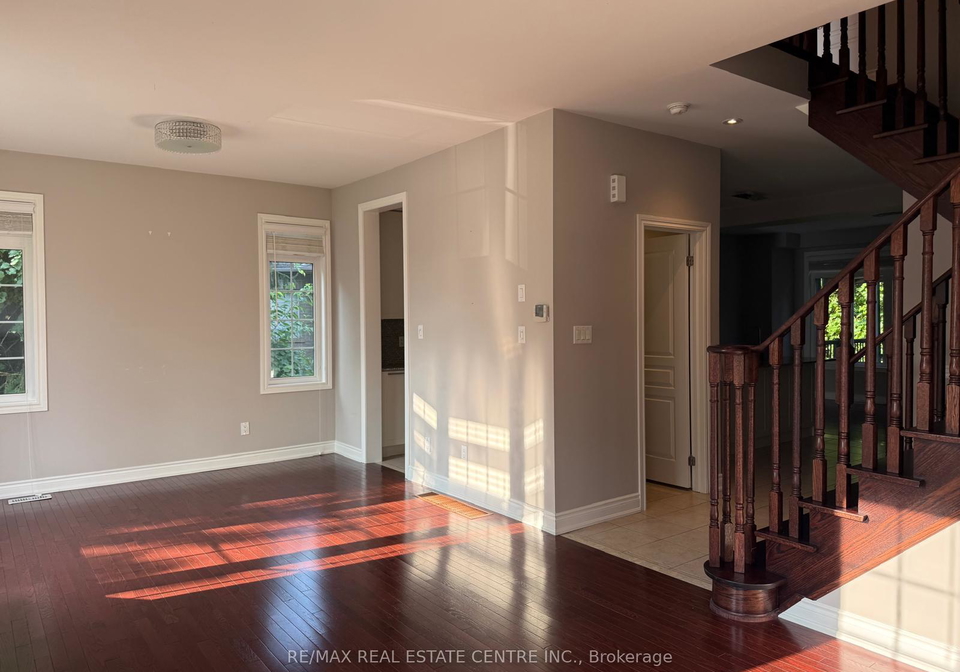 29-premium-way-mississauga-ontario-w12385911