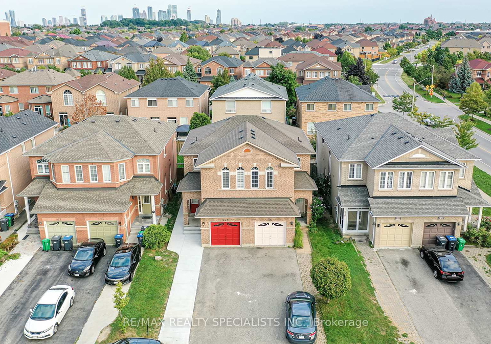 943-khan-crescent-mississauga-ontario-w12386042