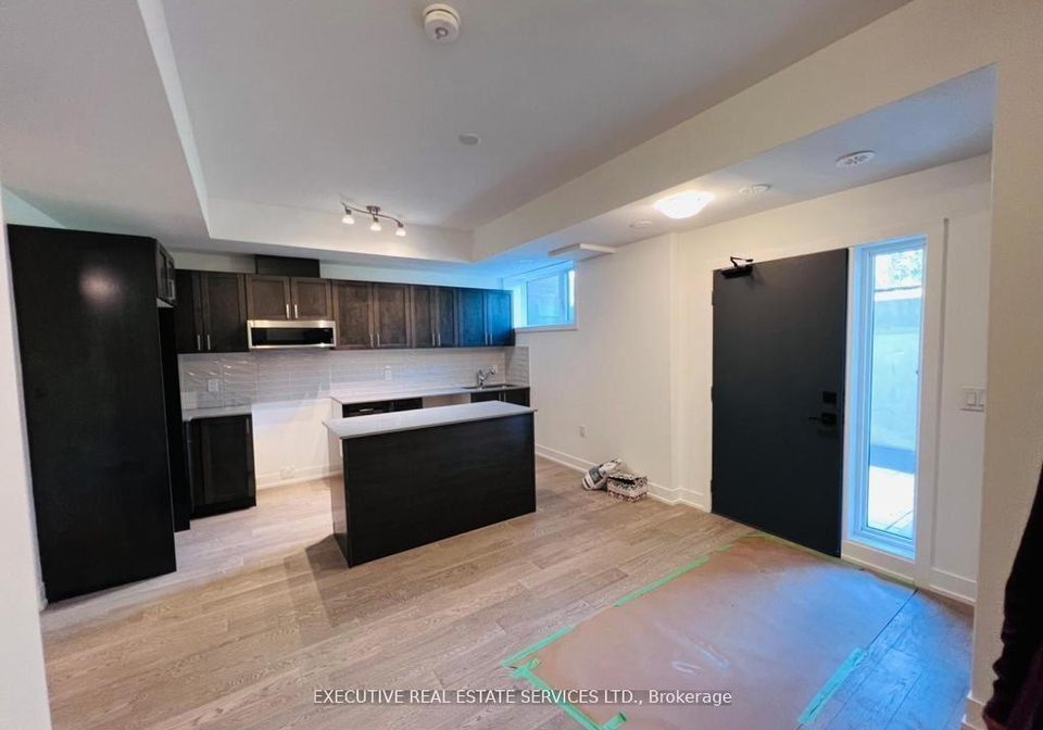 1095-douglas-mccurdy-comm-drive-mississauga-ontario-w12386484