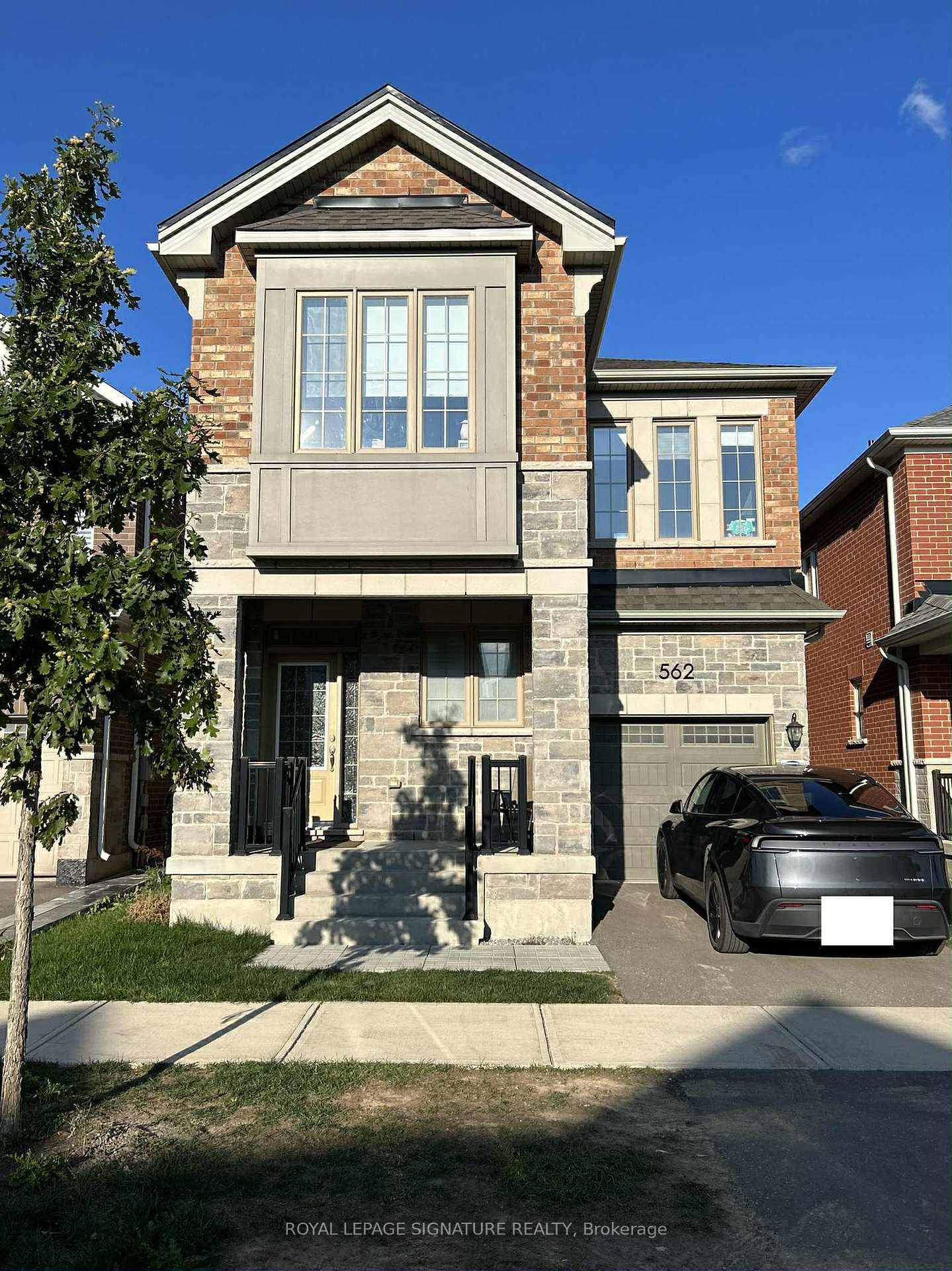 562-kennedy-circle-w-milton-ontario-w12386642