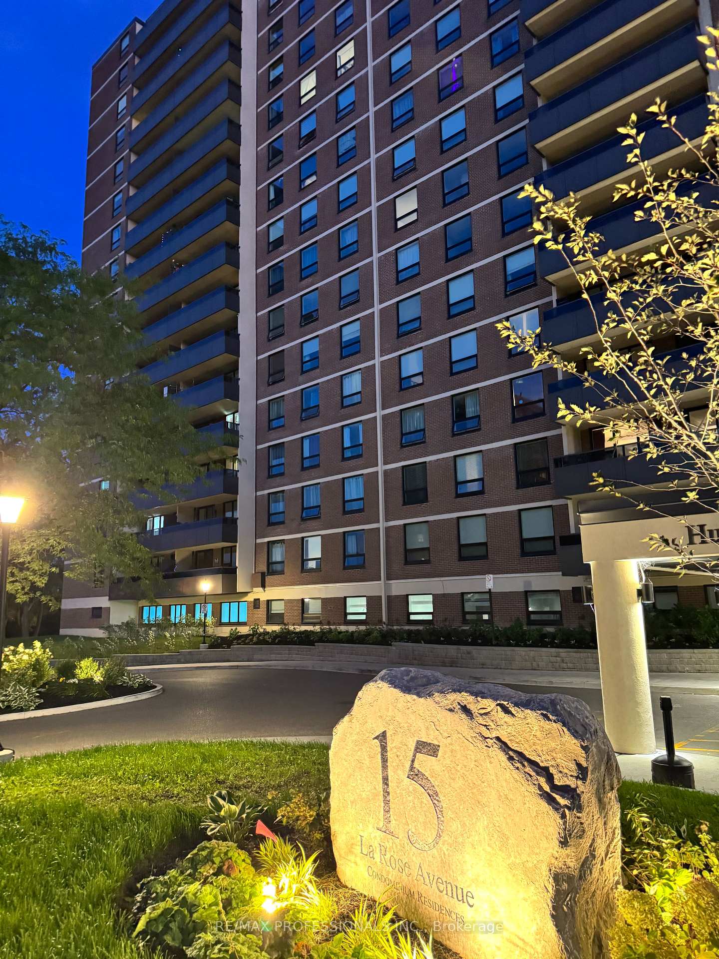 15-la-rose-avenue-etobicoke-ontario-w12386655