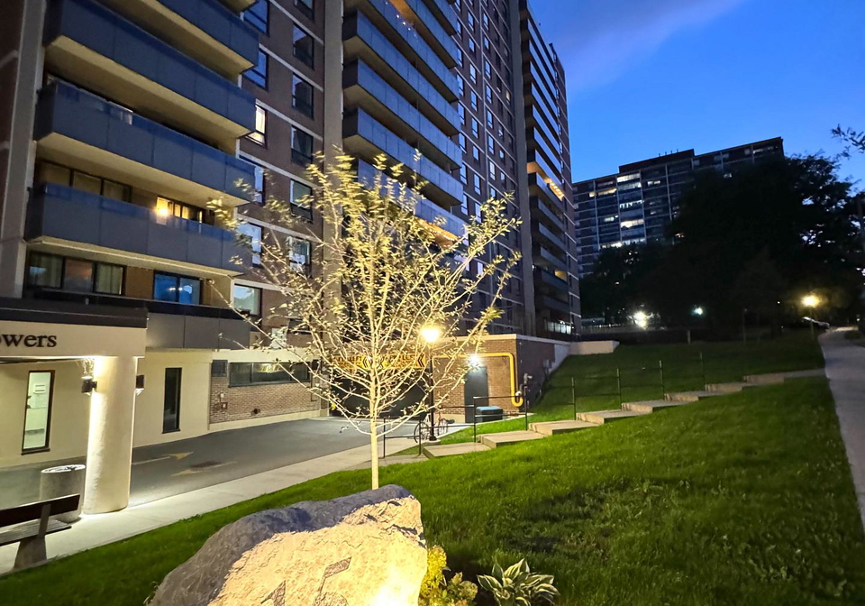 15-la-rose-avenue-etobicoke-ontario-w12386655
