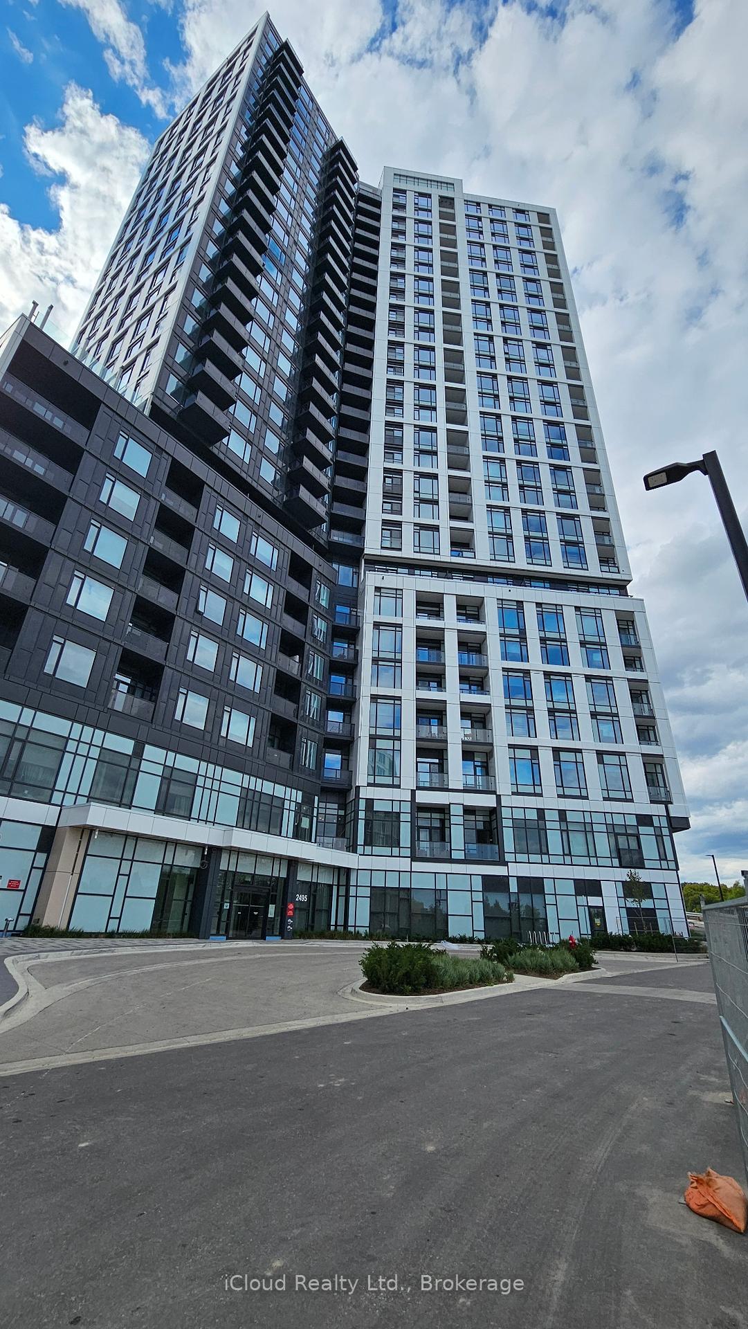 2495-eglinton-avenue-w-mississauga-ontario-w12386795