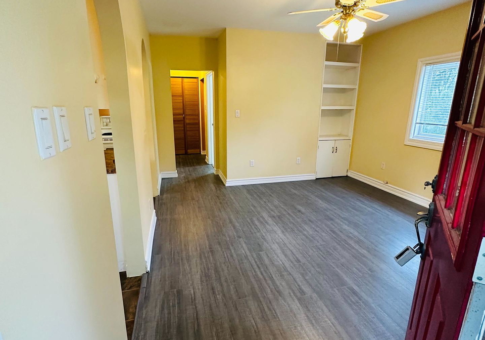 883-beechwood-avenue-mississauga-ontario-w12386868
