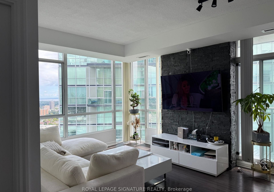 220-burnhamthorpe-road-mississauga-ontario-w12387065