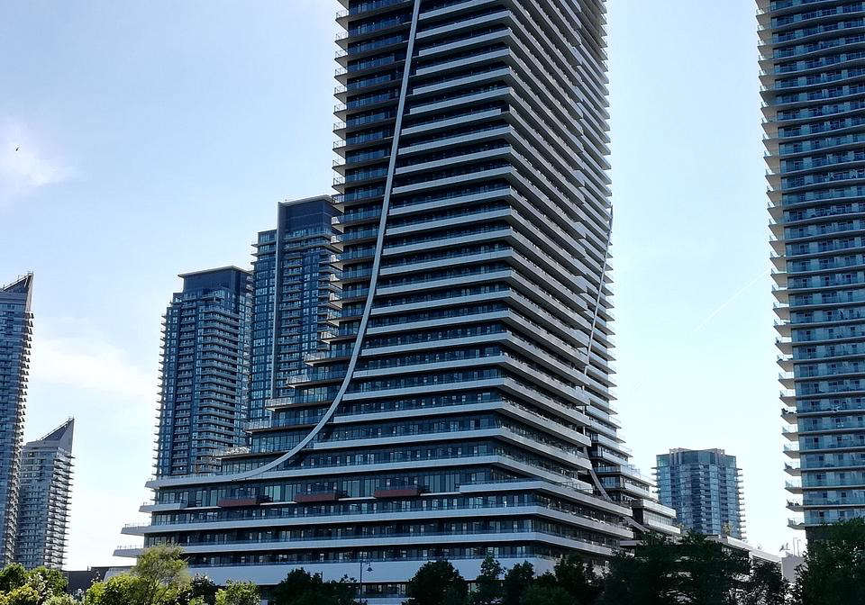 20-shore-breeze-drive-etobicoke-ontario-w12387333
