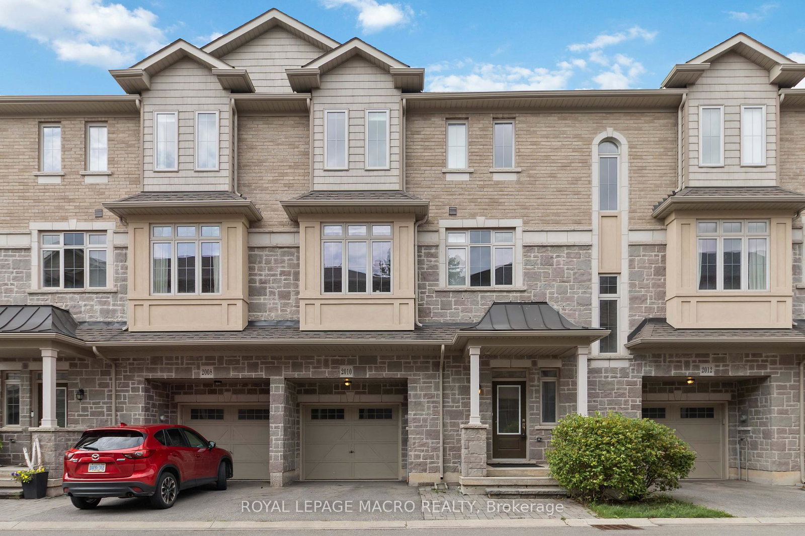 2010-deerview-common-oakville-ontario-w12387390