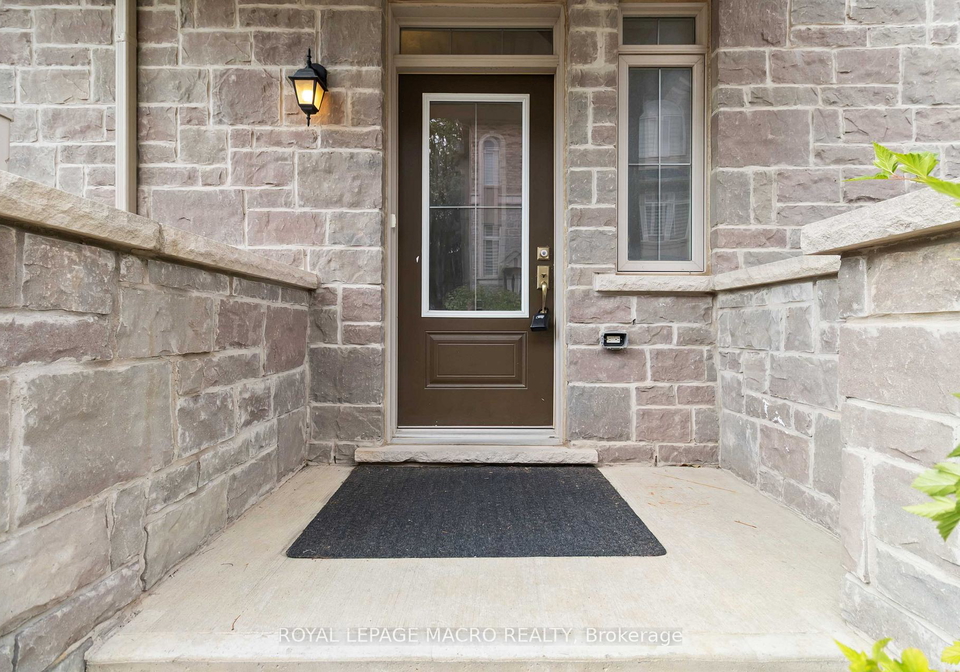 2010-deerview-common-oakville-ontario-w12387390
