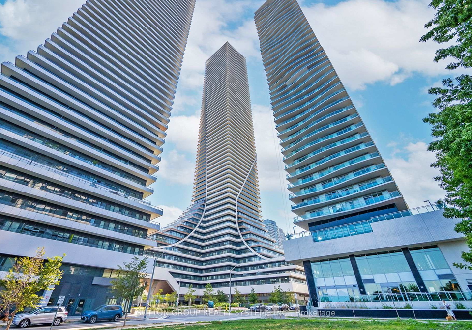 30-shore-breeze-drive-etobicoke-ontario-w12387391