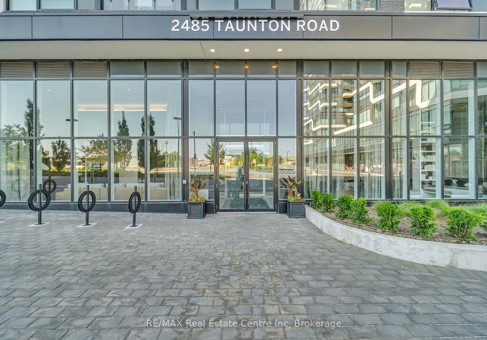 2486-taunton-road-oakville-ontario-w12387405
