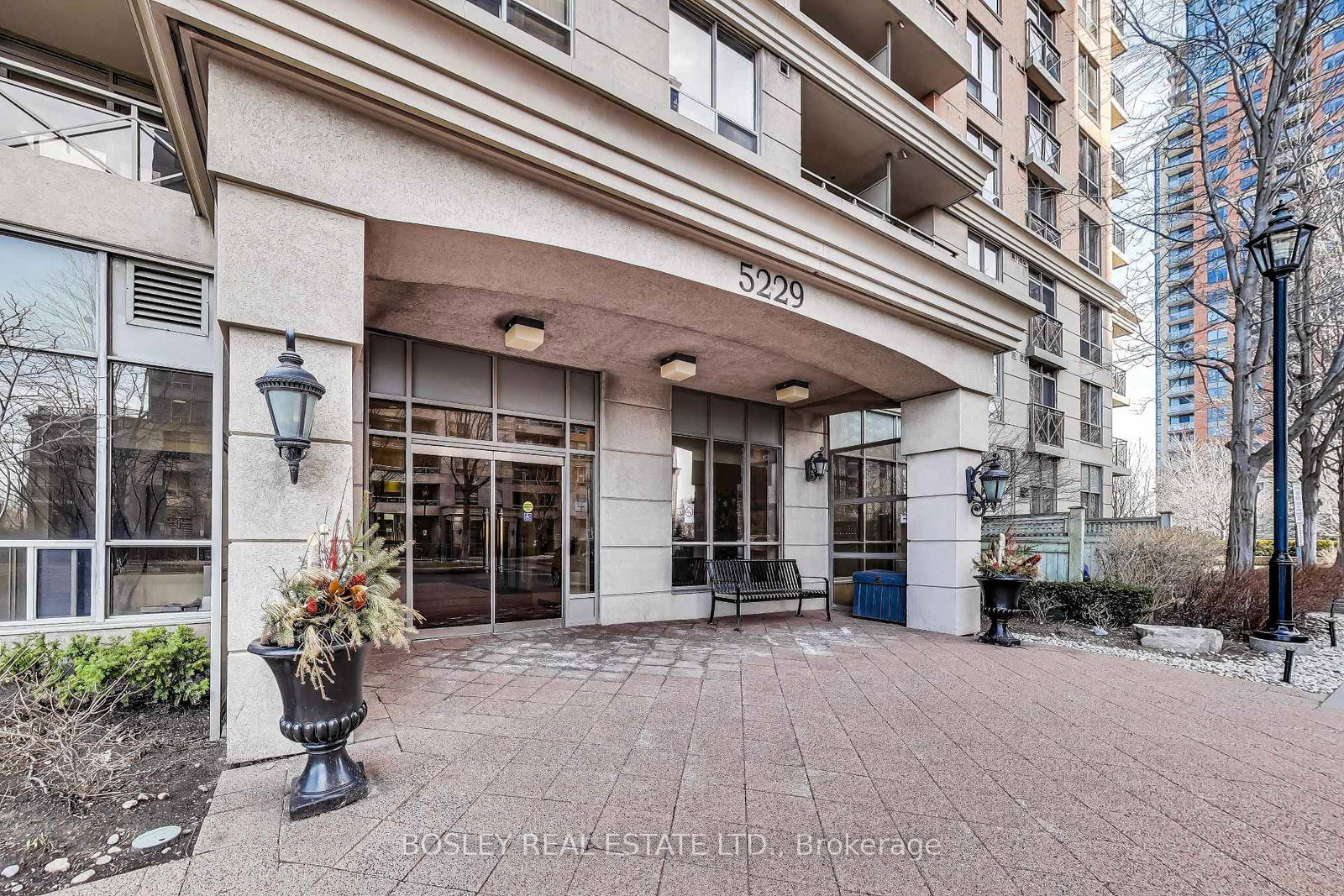 5229-dundas-street-w-etobicoke-ontario-w12387473