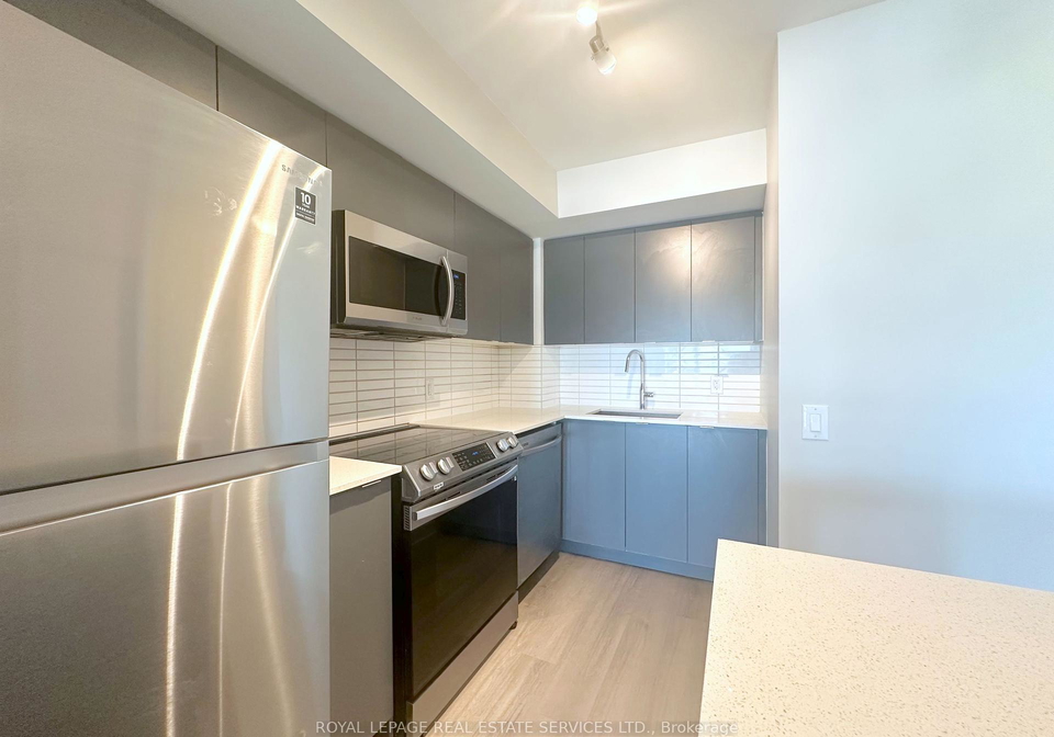 3385-dundas-street-w-toronto-ontario-w12387558
