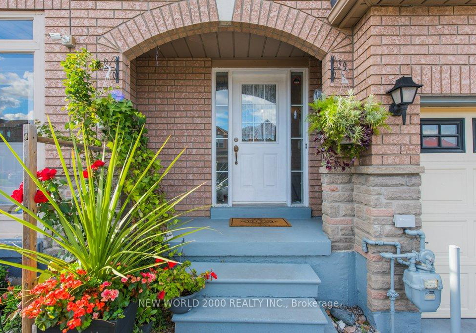 2d-view-green-crescent-e-etobicoke-ontario-w12387641