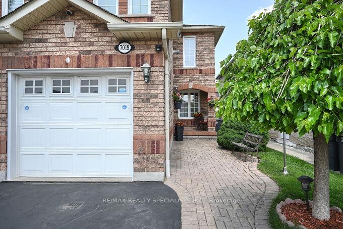 7019-graydon-court-mississauga-ontario-w12388037