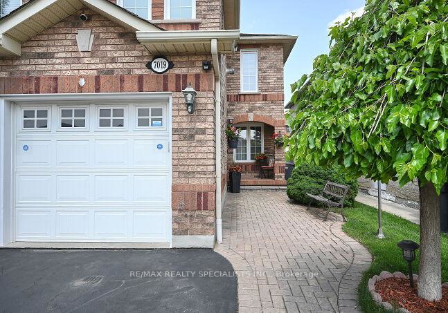 7019-graydon-court-mississauga-ontario-w12388037