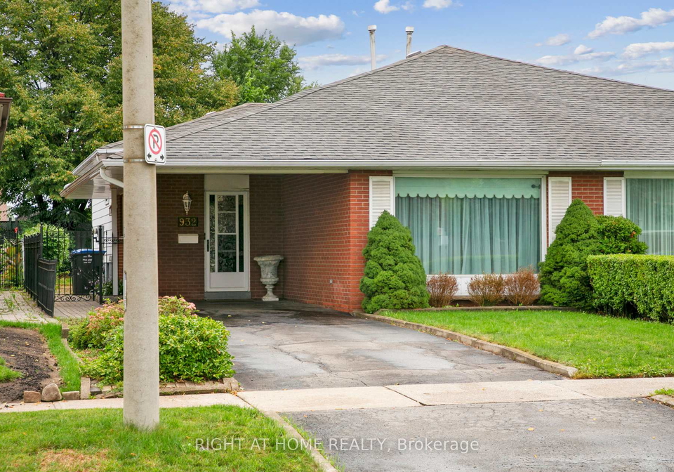 932-flagship-drive-mississauga-ontario-w12388055