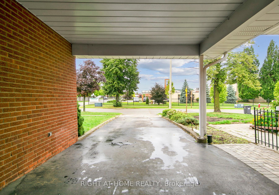 932-flagship-drive-mississauga-ontario-w12388055