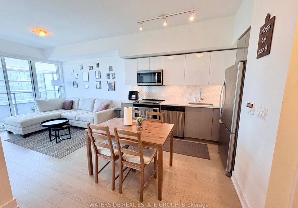 30-shore-breeze-drive-etobicoke-ontario-w12388309