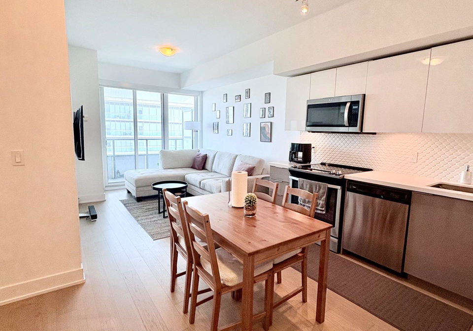 30-shore-breeze-drive-etobicoke-ontario-w12388309