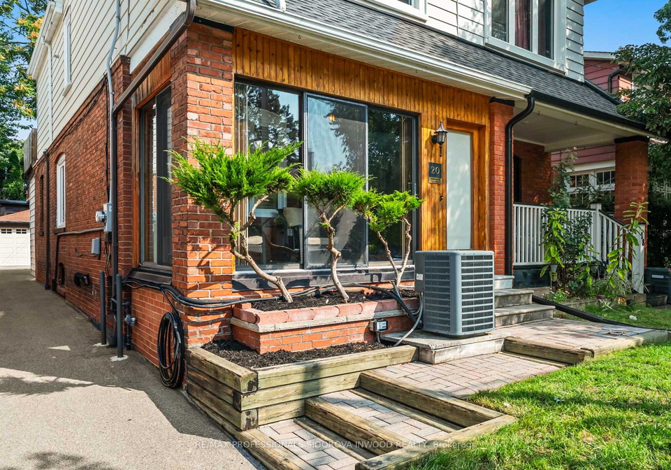 20-webb-avenue-toronto-ontario-w12388751