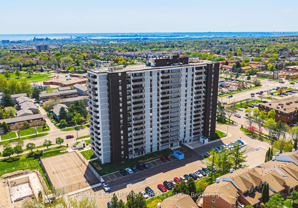 2055-upper-middle-road-burlington-ontario-w12389152
