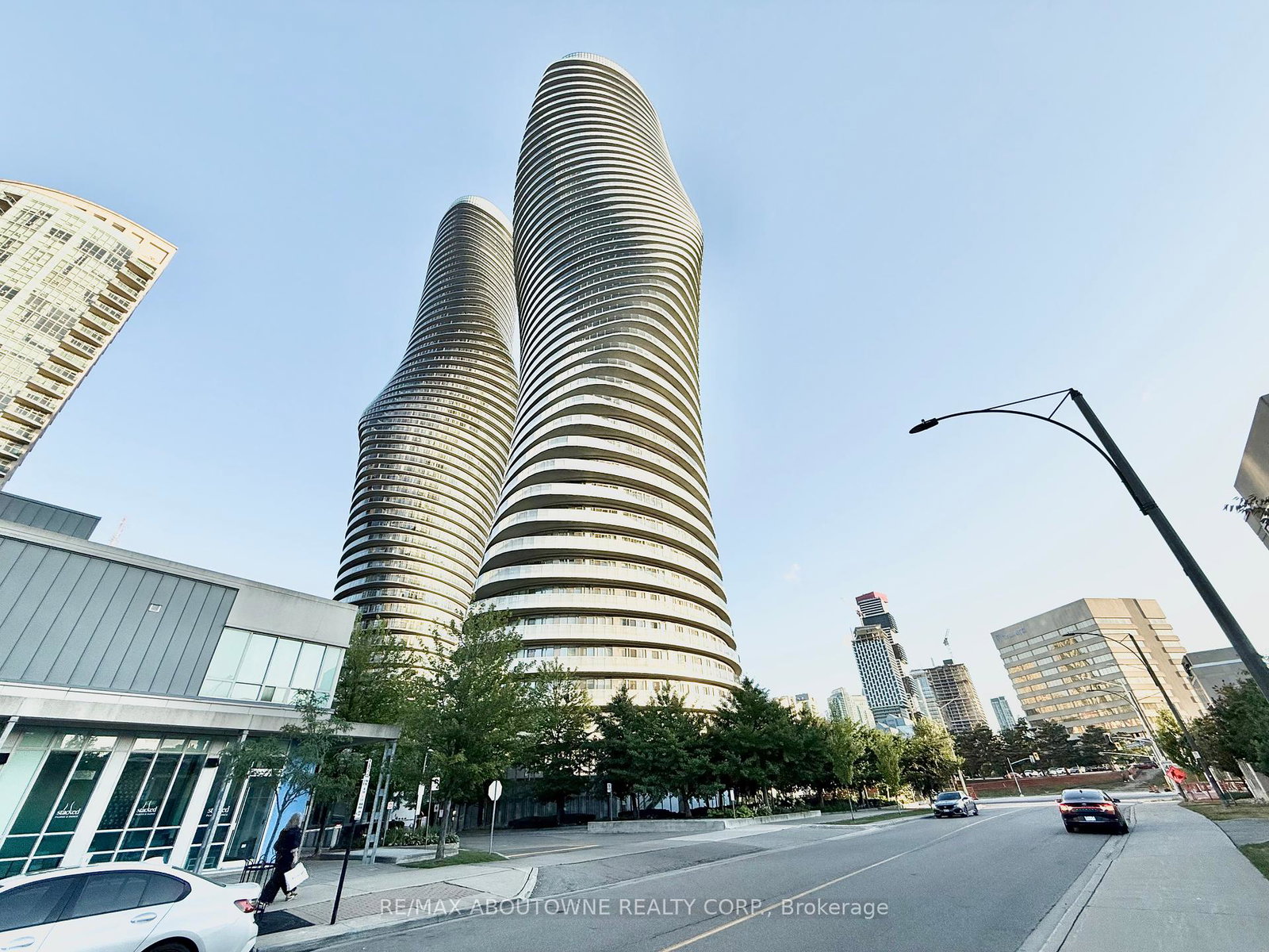 60-absolute-avenue-e-mississauga-ontario-w12389261